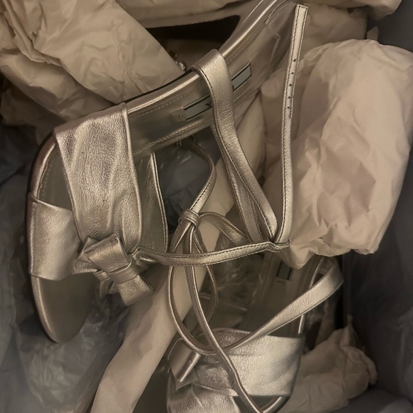 Pravda silver metallic stilettos. Size 39 - Picture 1 of 4